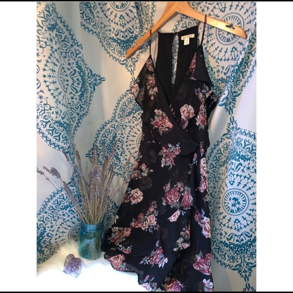 🔆 Francesca’s Black Floral Dress. XS. NWOT.